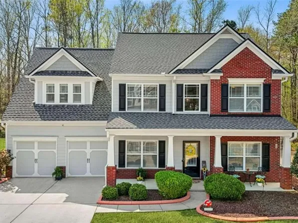 2325 Village Green Dr, Fairburn, GA 30213