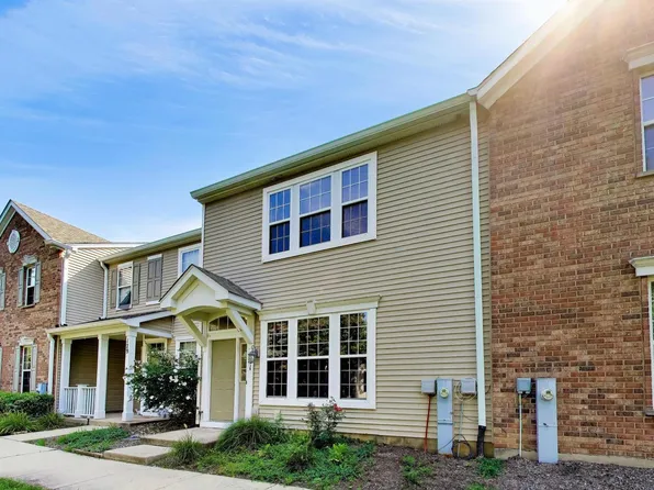 131 Springbrook Trl S, Oswego, IL 60543