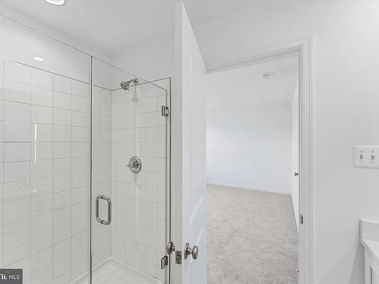 501 Fontana Cir — Photo 18