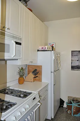 Rented by Lifecanbe LLC | media 25