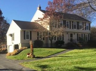 8 Brookside Ct, Methuen, MA 01844