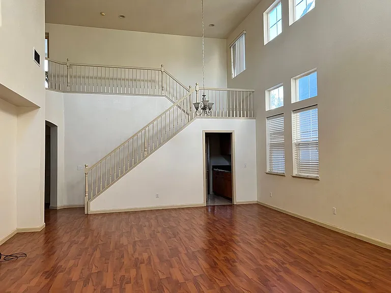 1717 Carousel Dr — Photo 20