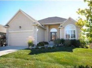 1421 Brompton Ln, Raymore, MO 64083