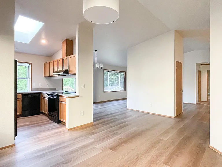 2513 S 354th St — Photo 8