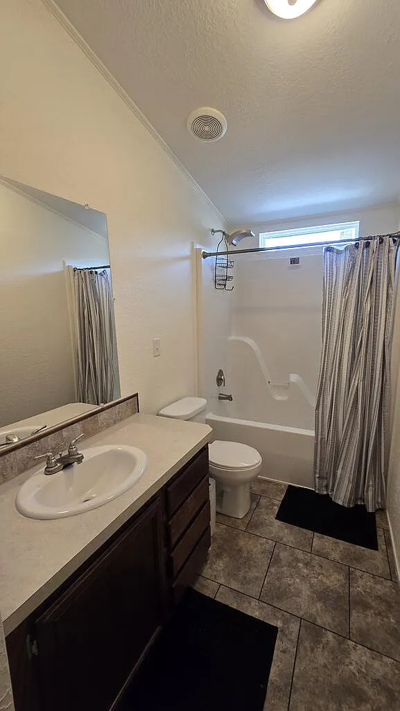 1320 N Fairgrounds Rd — Photo 4
