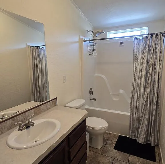 1320 N Fairgrounds Rd #104 — Photo 4