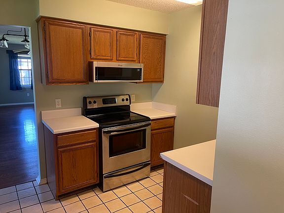 5th image of 510 W Amanda Ave