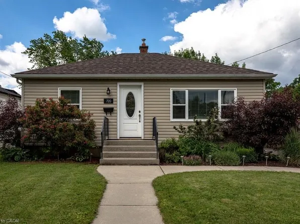 720 Britannia Ave, Hamilton, ON L8H 2A9