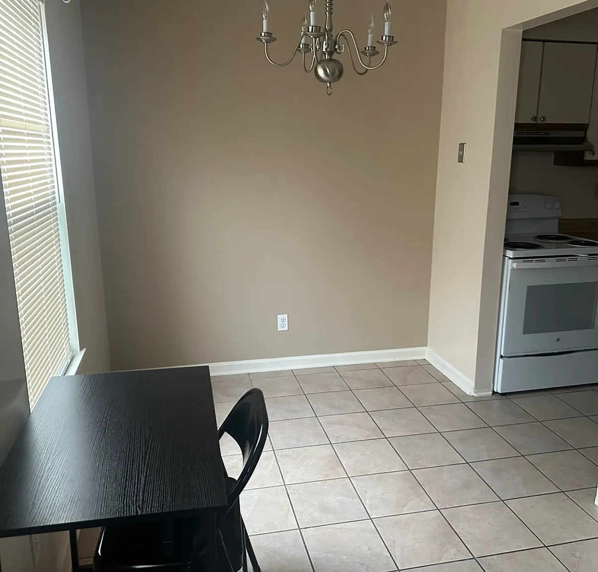 2 bed, 1000 sqft, $895 — Photo 4
