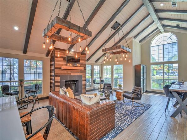 1912 E William Cannon Dr APT 216