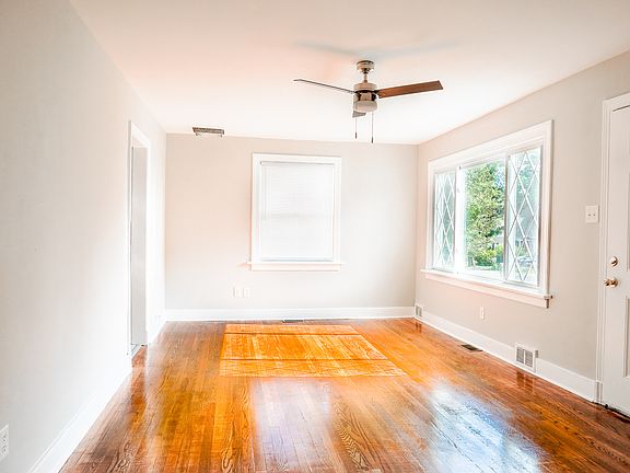 2nd image of 7417 Wentworth Ave