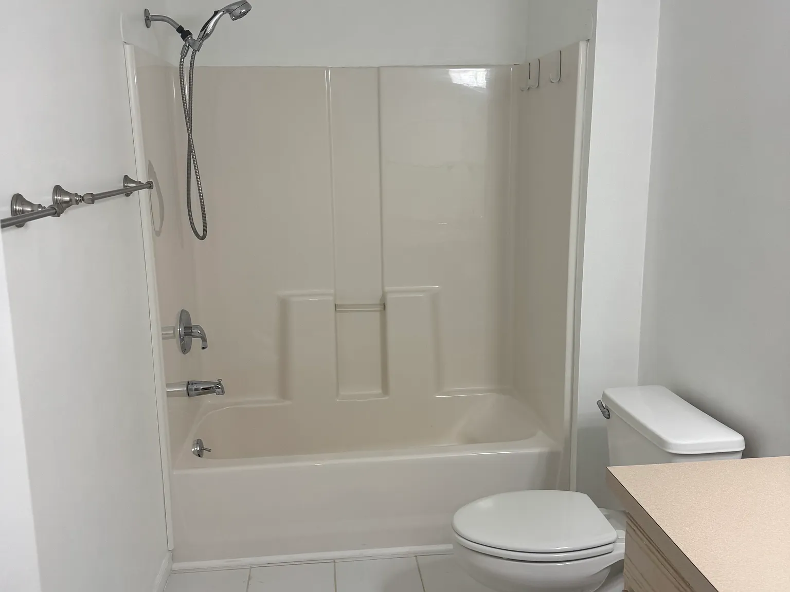 3 bed, 1670 sqft, $1,875 — Photo 1