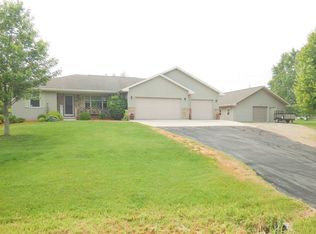423 Glenview Way, Little Suamico, WI 54141
