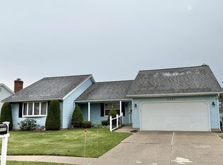 2537 Pepper Tree Dr, Erie, PA 16510