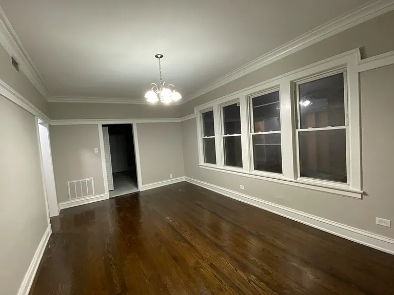 8015 S Saint Lawrence Ave #2 — Photo 4