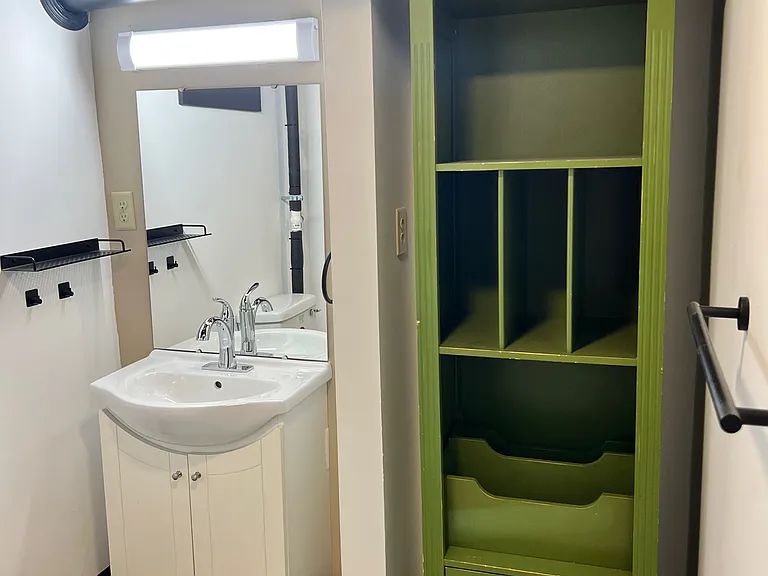 Full bathroom in basement