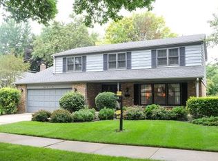 3104 N Stratford Rd, Arlington Heights, IL 60004