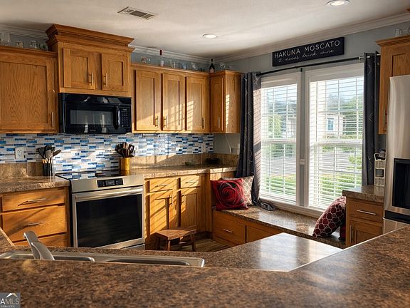 3rd image of 53 Beaver Run Rd