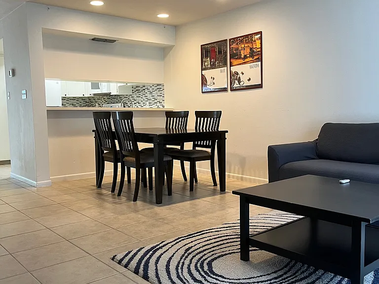 1432 SW 25th Pl — Photo 7