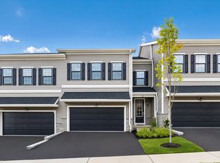16 Melbourne Dr, Oakland, NJ 07436