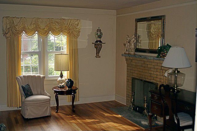 2nd image of 400 Wesley St
