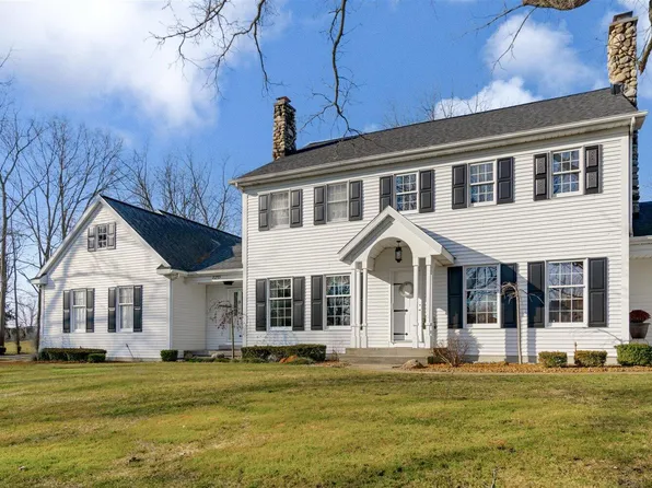 8259 Wallinwood Springs Dr, Jenison, MI 49428