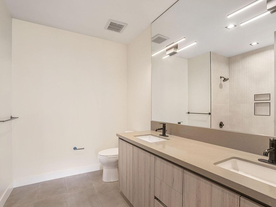 1st image of 495 The Promenade N #201