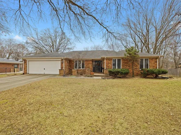 108 Sagebrush Dr, Belleville, IL 62221