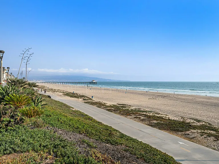 208 Marine Ave — Photo 28