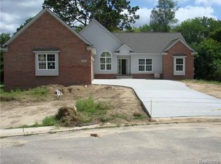 1516 Trace Hollow Dr, Commerce Township, MI 48382