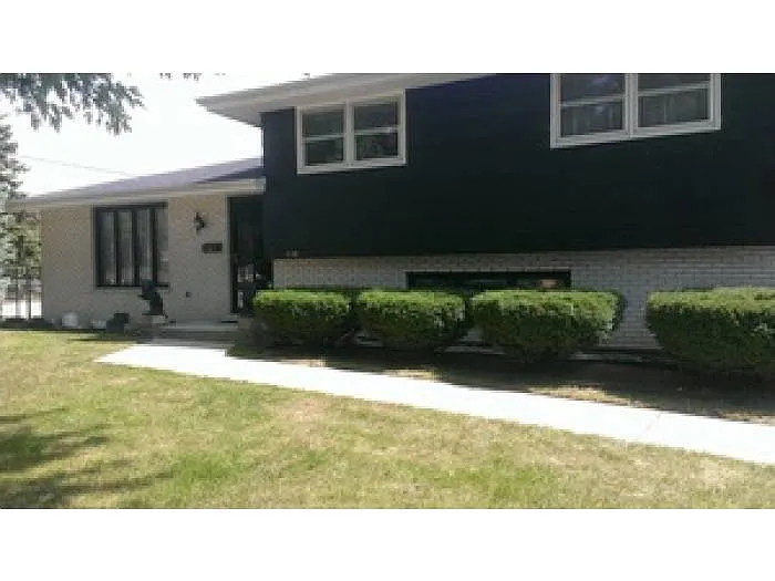 10705 S Nordica Ave photo 1
