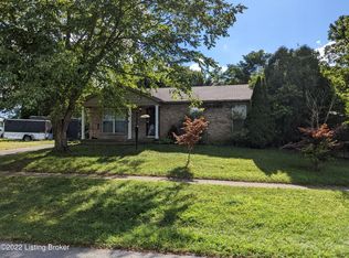 500 Maplecrest Dr, La Grange, KY 40031