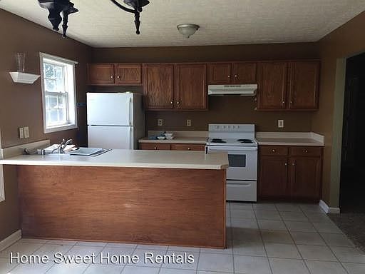 2nd image of 1608 Duchess Dr