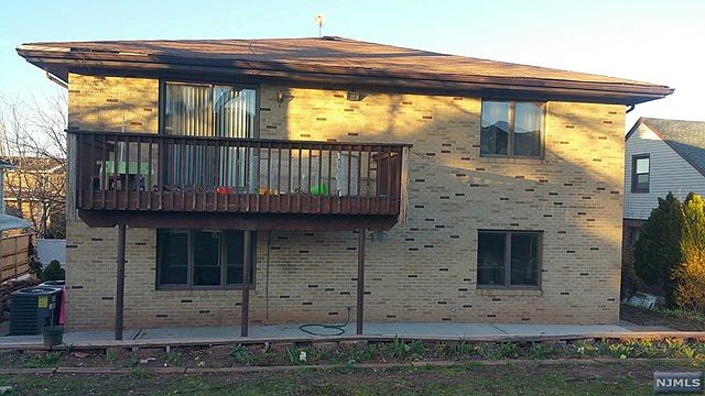 2nd image of 110 E Homestead Ave
