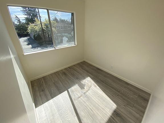 3rd image of 1567 Market St APT 2