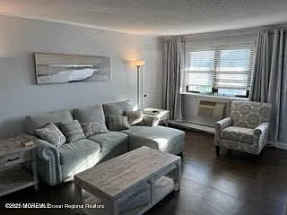 2 bed, 1.5 bath, 1036 sqft, $2,350 — Photo 4