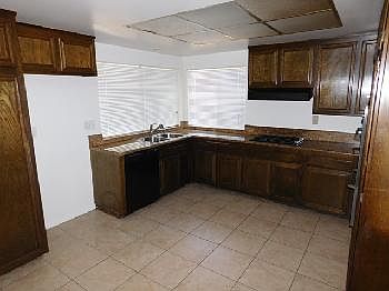 2nd image of 10412 Yarmouth Ave