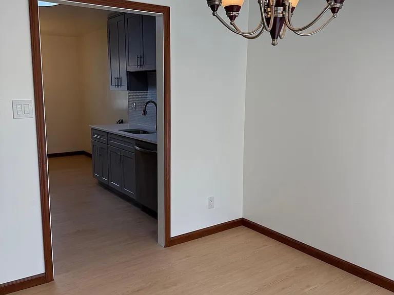 20 Queen Anne Ct — Photo 6