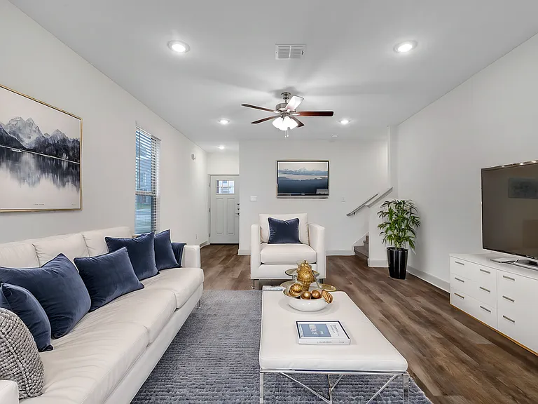 7621 Briarwood Pass #102 — Photo 4