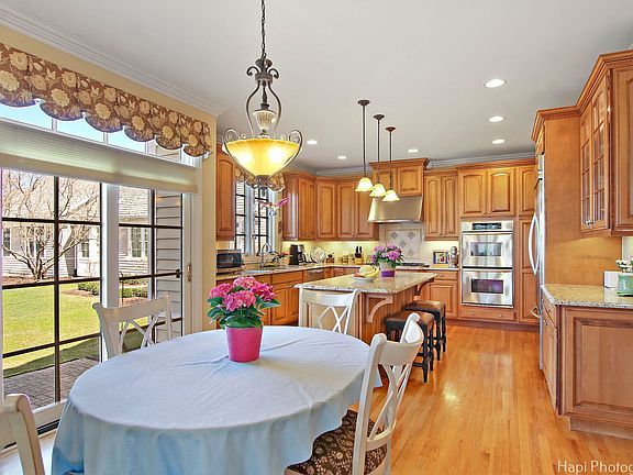 4th image of 180 S Danbury Ct