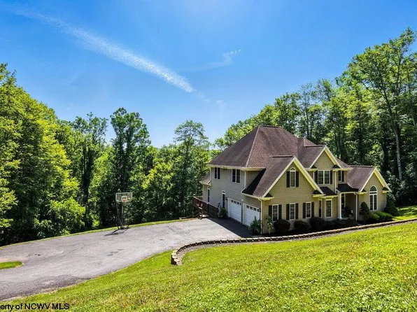 263 Pheasant Ridge Rd, Bridgeport, WV 26330