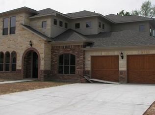 133 Silverstone Ln, Conroe, TX 77384