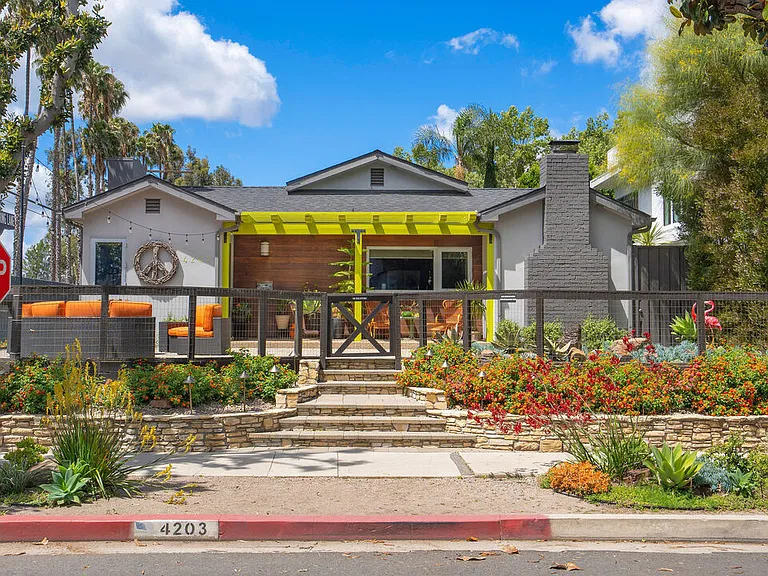 4203 Babcock Ave — Photo 2