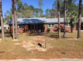 811 Center Rd, Douglas, GA 31533