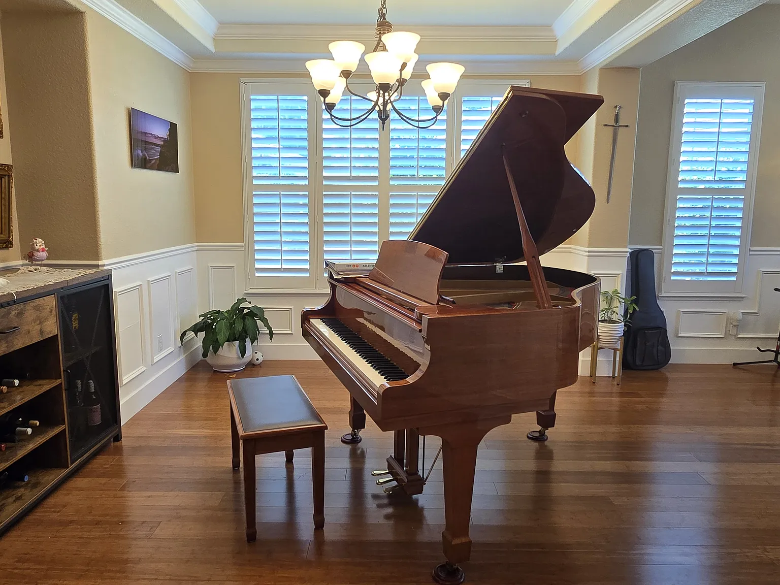 5 bed, 4.5 bath, 4070 sqft, $4,500 — Photo 4