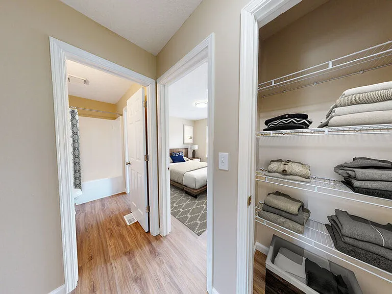 Fox Pointe Apartments — Photo 34