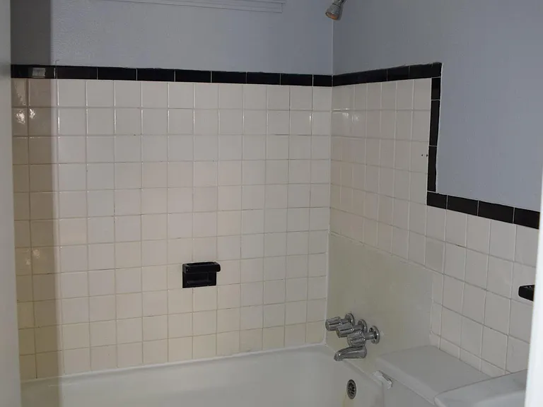 165 N May St #5 — Photo 4