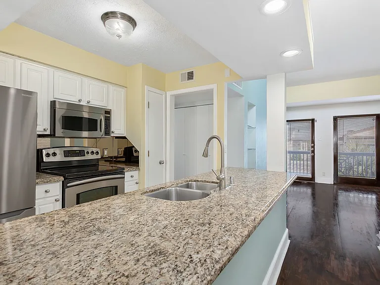 5904 Sandhurst Ln #246 — Photo 7