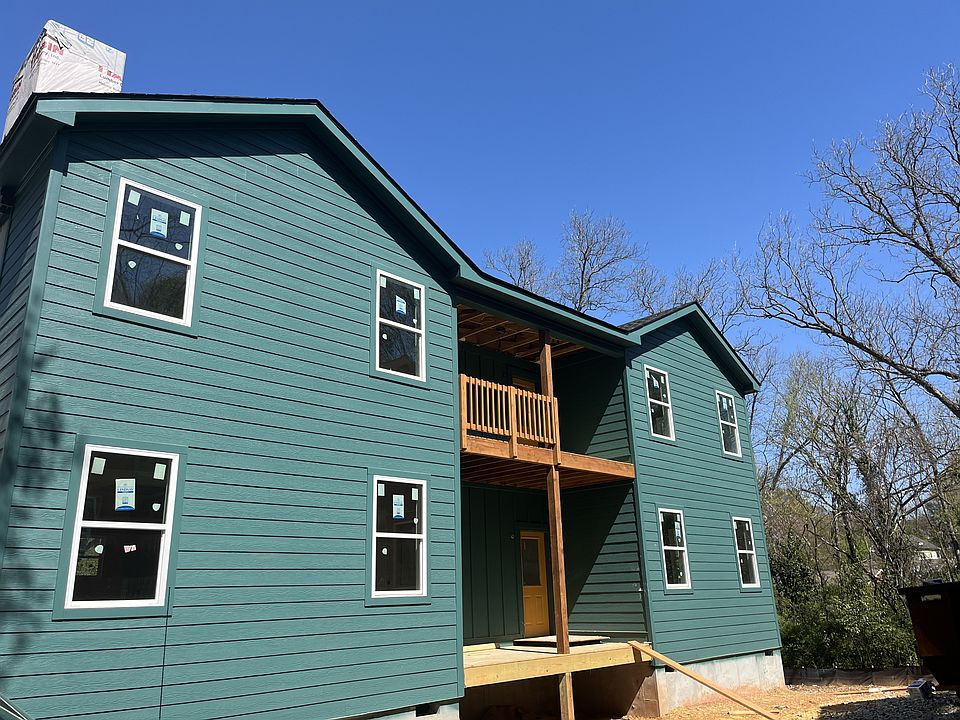 Lots of windows in every bedroom!