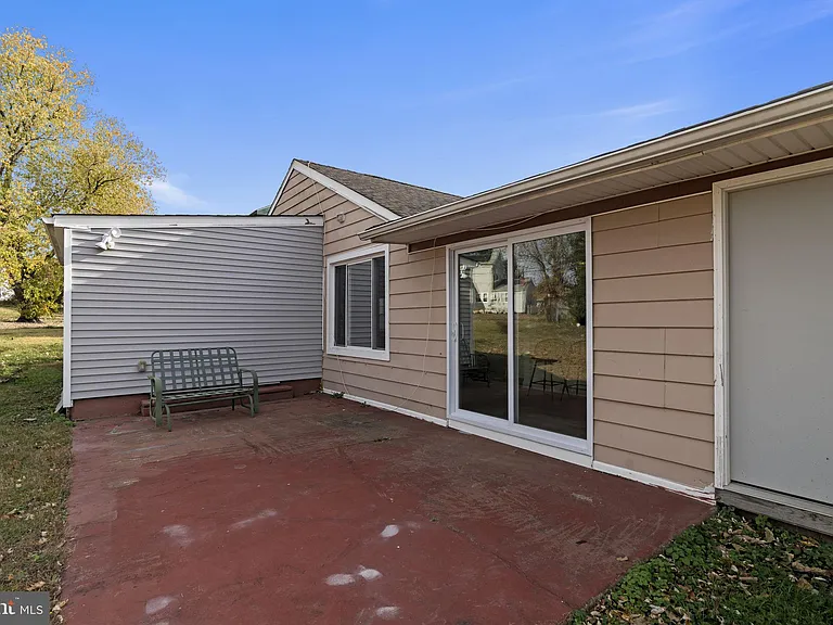 5 Burgess Ln — Photo 29